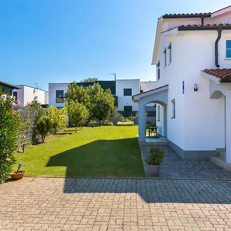 Radic - A2 First Floor - Mpolo *