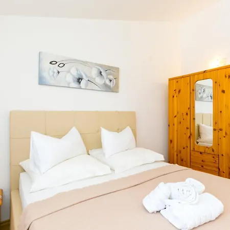 Radic - A2 First Floor - Mpolo Apartman