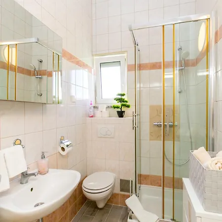 Radic - A2 First Floor - Mpolo Apartman *