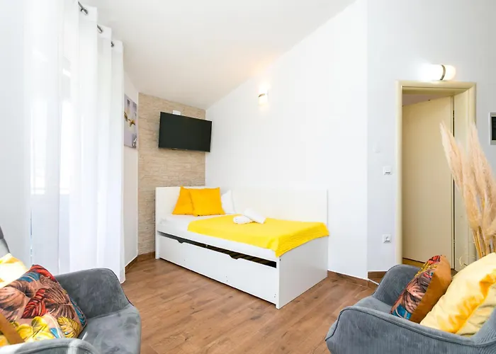 Radic - A2 First Floor - Mpolo 아파트