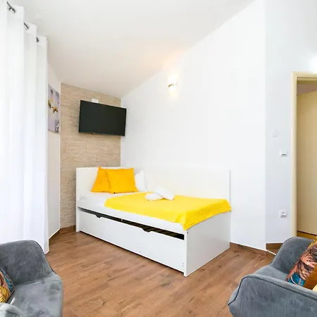 Radic - A2 First Floor - Mpolo Apartament